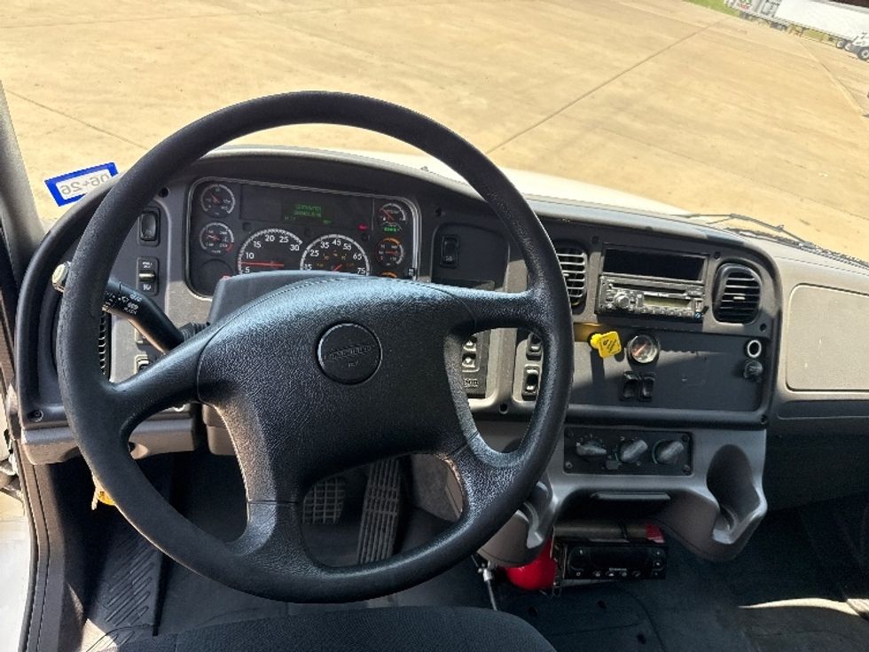 Refrigerated Truck-Light and Medium Duty Trucks-Freightliner-2016-M2-Arlington-TX-331,834\n\t\tmiles-$ 17,750 - Image 17