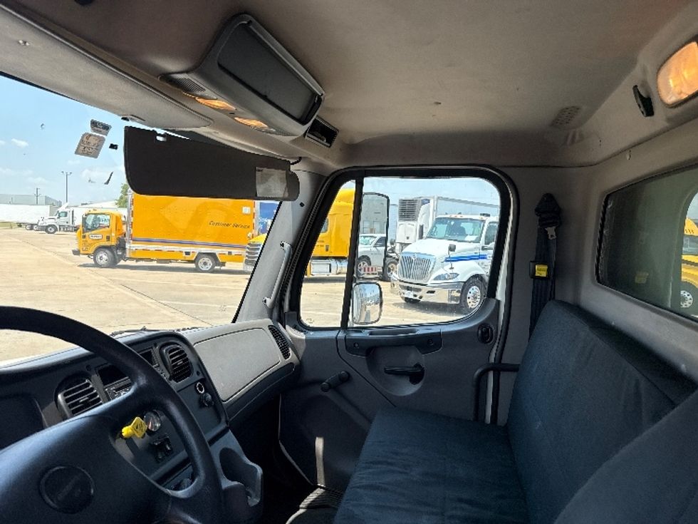 Refrigerated Truck-Light and Medium Duty Trucks-Freightliner-2016-M2-Arlington-TX-331,834\n\t\tmiles-$ 17,750 - Image 19