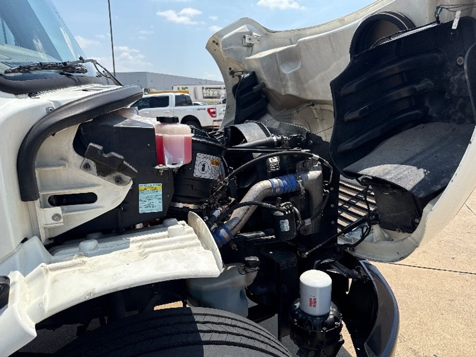 Refrigerated Truck-Light and Medium Duty Trucks-Freightliner-2016-M2-Arlington-TX-331,834\n\t\tmiles-$ 17,750 - Image 23