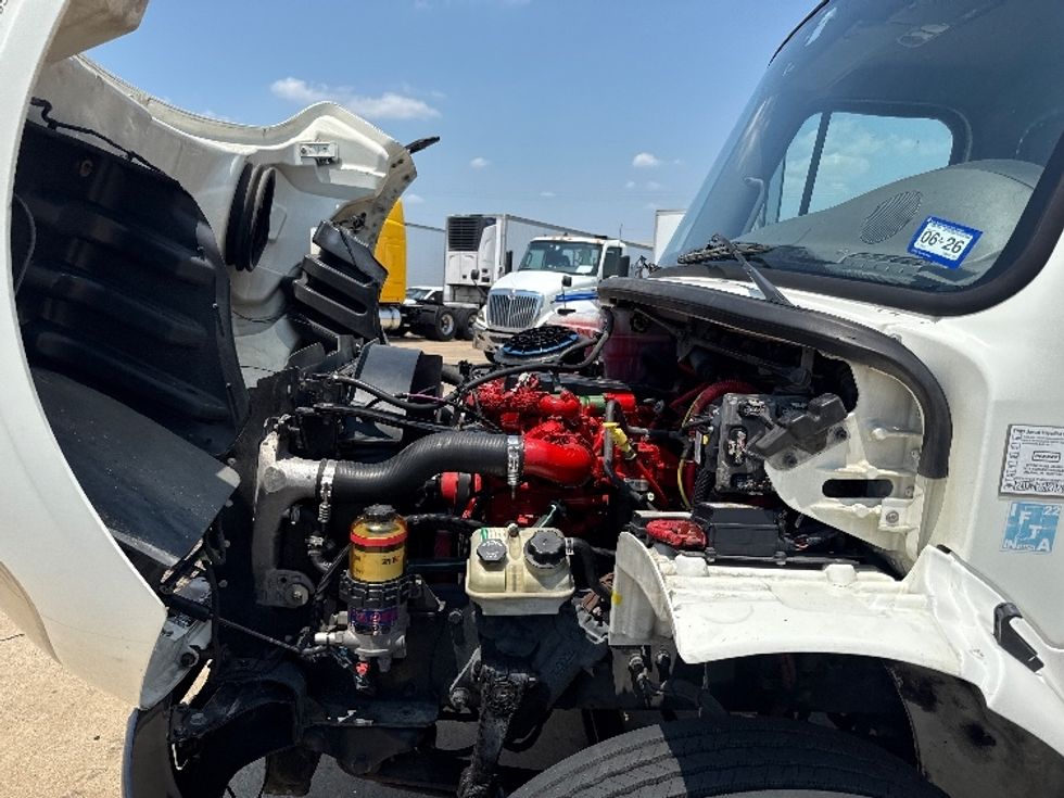 Refrigerated Truck-Light and Medium Duty Trucks-Freightliner-2016-M2-Arlington-TX-331,834\n\t\tmiles-$ 17,750 - Image 24
