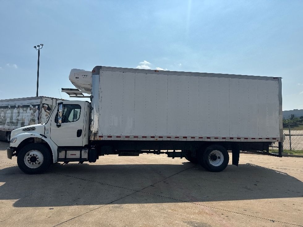 Refrigerated Truck-Light and Medium Duty Trucks-Freightliner-2016-M2-Arlington-TX-331,834\n\t\tmiles-$ 17,750 - Image 4