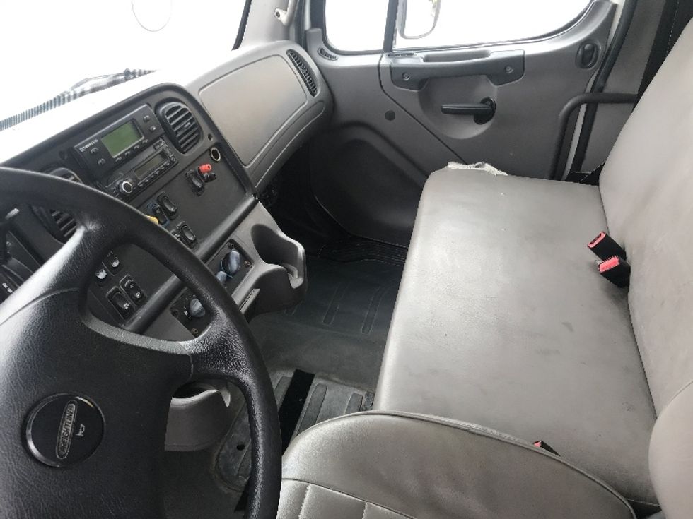 Refrigerated Truck-Light and Medium Duty Trucks-Freightliner-2016-M2-Beaumont-TX-184,307\n\t\tmiles-$ 35,000 - Image 19