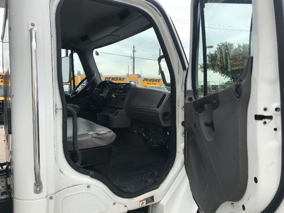 Refrigerated Truck-Light and Medium Duty Trucks-Freightliner-2016-M2-Beaumont-TX-184,307\n\t\tmiles-$ 35,000 - Image 20