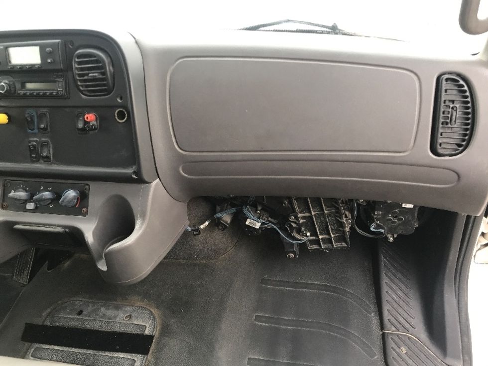 Refrigerated Truck-Light and Medium Duty Trucks-Freightliner-2016-M2-Beaumont-TX-184,307\n\t\tmiles-$ 35,000 - Image 21