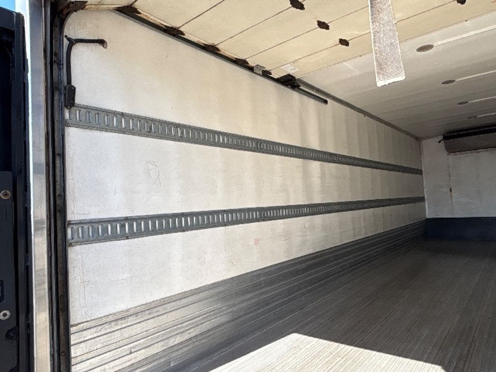 Refrigerated Truck-Light and Medium Duty Trucks-Freightliner-2016-M2-Clackamas-OR-383,037\n\t\tmiles-$ 27,250 - Image 11