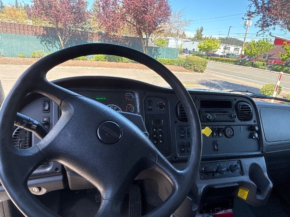 Refrigerated Truck-Light and Medium Duty Trucks-Freightliner-2016-M2-Clackamas-OR-383,037\n\t\tmiles-$ 27,250 - Image 18