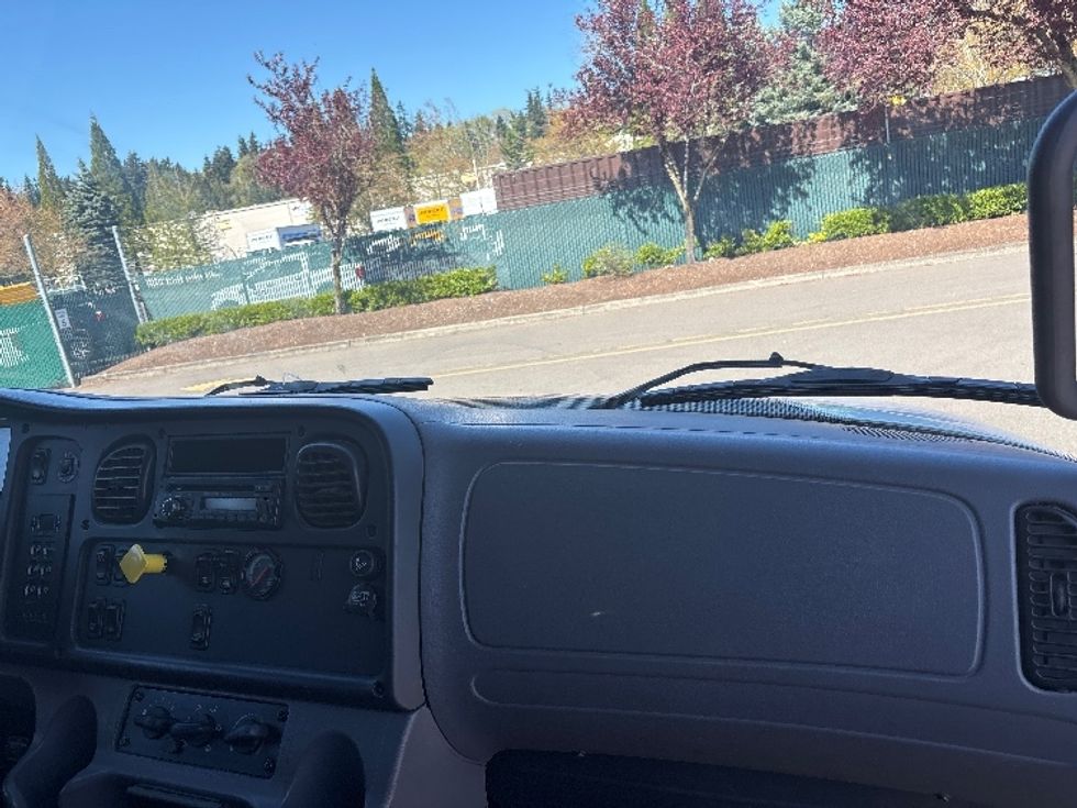 Refrigerated Truck-Light and Medium Duty Trucks-Freightliner-2016-M2-Clackamas-OR-383,037\n\t\tmiles-$ 27,250 - Image 21