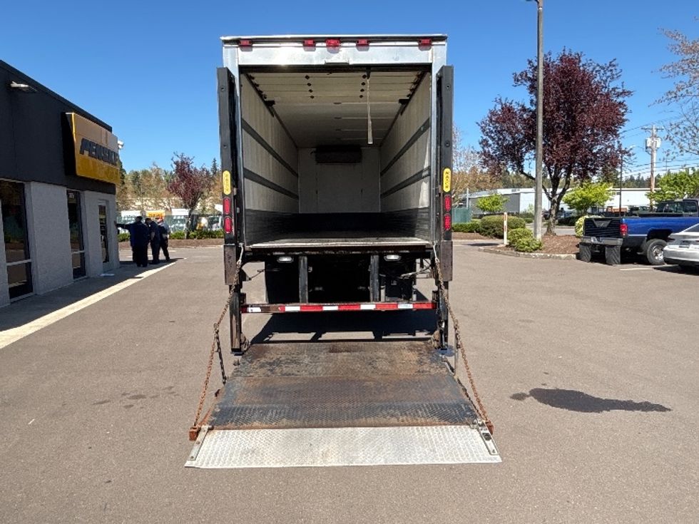 Refrigerated Truck-Light and Medium Duty Trucks-Freightliner-2016-M2-Clackamas-OR-383,037\n\t\tmiles-$ 27,250 - Image 9
