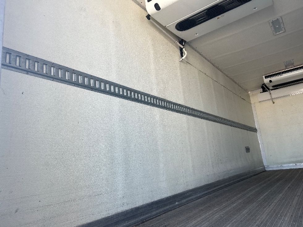 Refrigerated Truck-Light and Medium Duty Trucks-Freightliner-2016-M2-De Pere-WI-207,548\n\t\tmiles-$ 333,500 - Image 10