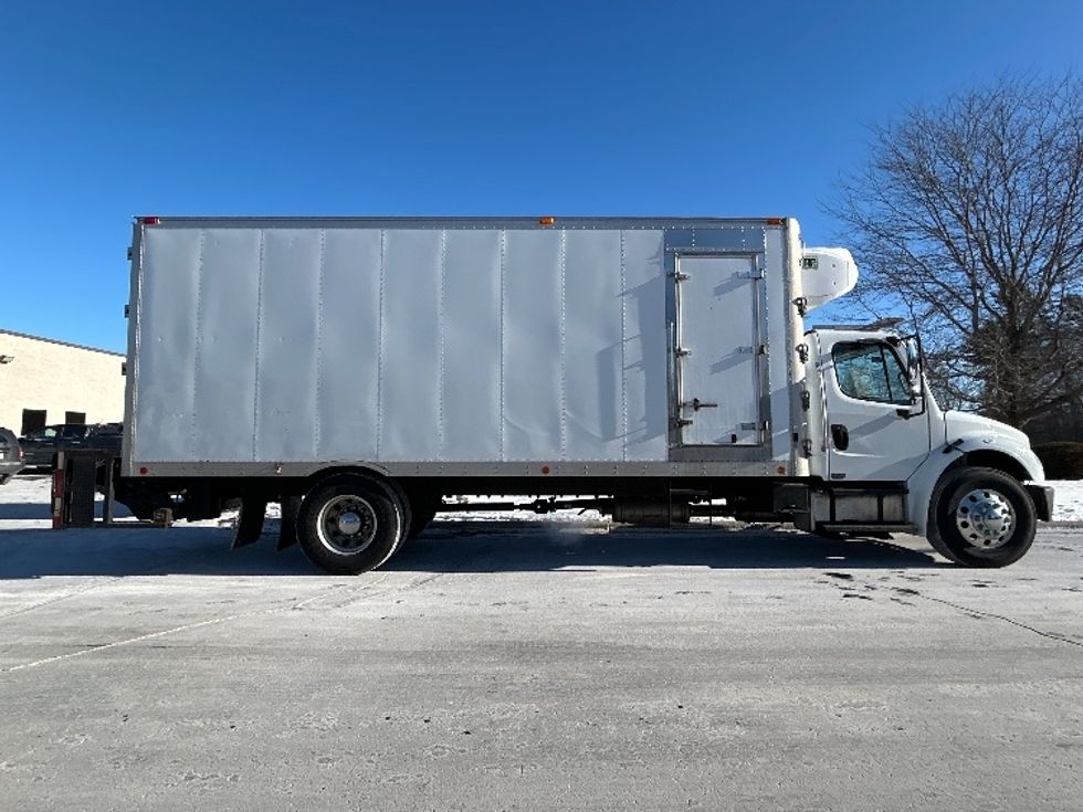 Refrigerated Truck-Light and Medium Duty Trucks-Freightliner-2016-M2-De Pere-WI-207,548\n\t\tmiles-$ 333,500 - Image 14