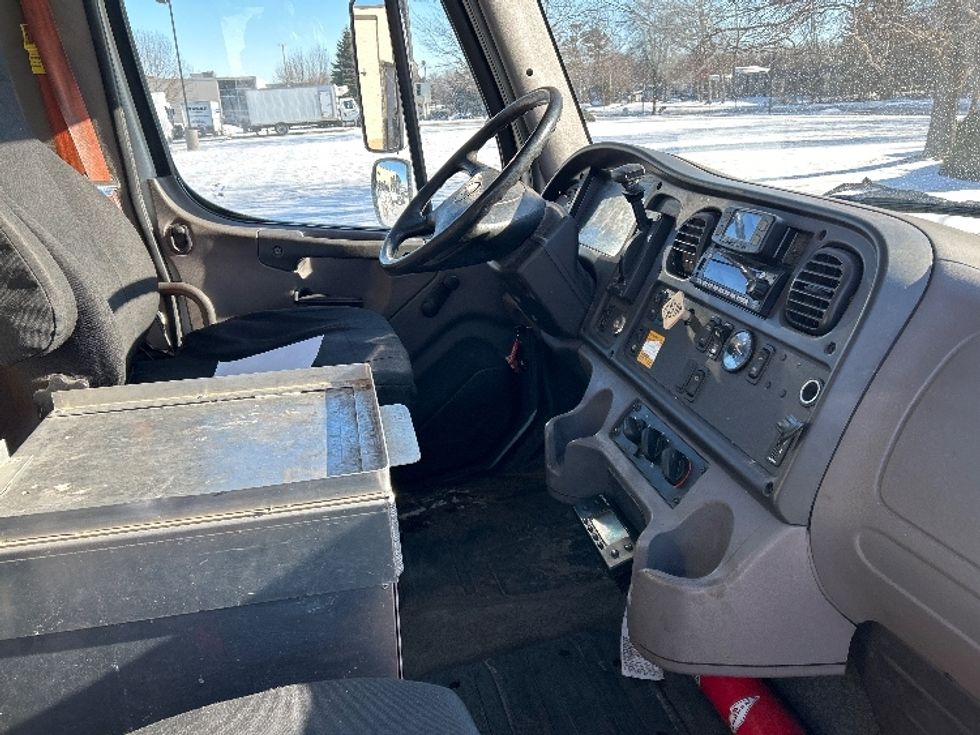 Refrigerated Truck-Light and Medium Duty Trucks-Freightliner-2016-M2-De Pere-WI-207,548\n\t\tmiles-$ 333,500 - Image 21