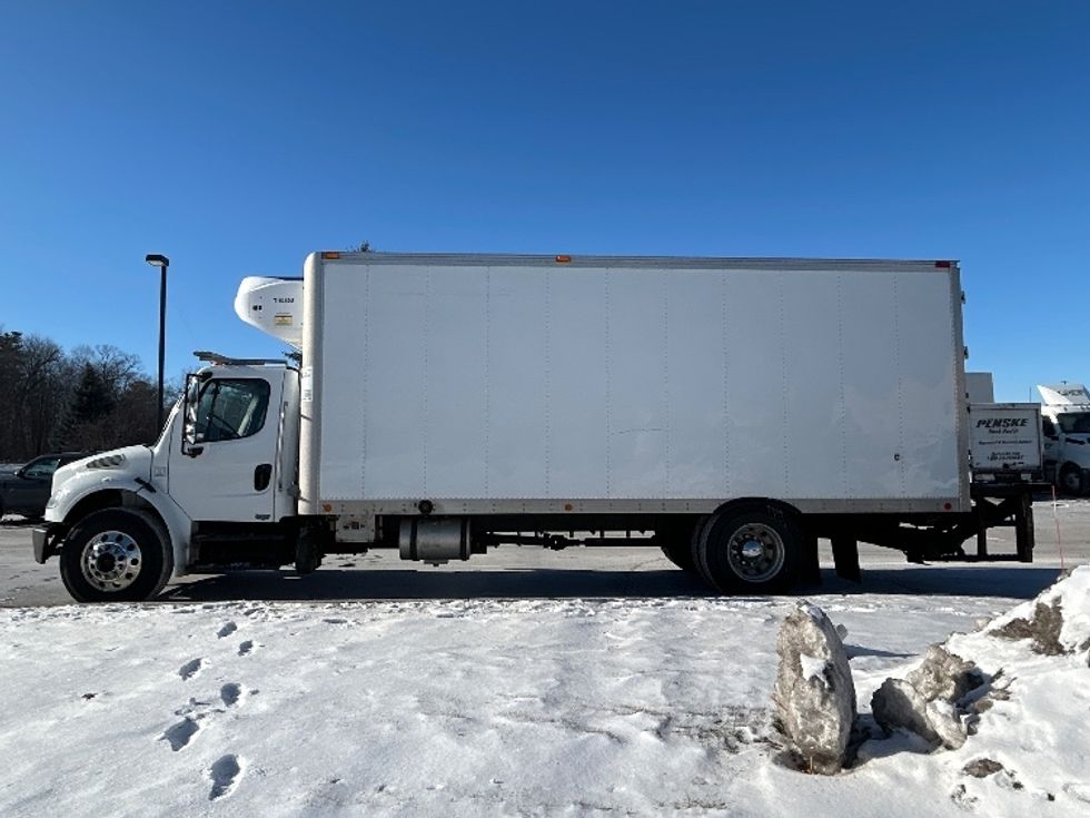 Refrigerated Truck-Light and Medium Duty Trucks-Freightliner-2016-M2-De Pere-WI-207,548\n\t\tmiles-$ 333,500 - Image 4