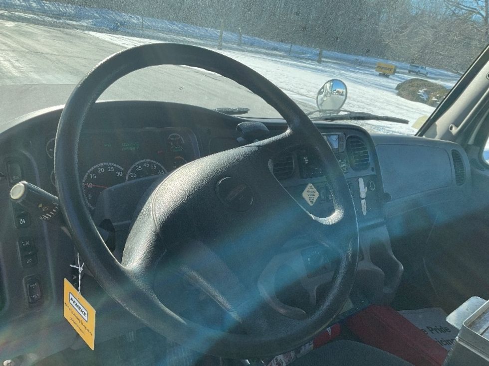 Refrigerated Truck-Light and Medium Duty Trucks-Freightliner-2016-M2-De Pere-WI-238,964\n\t\tmiles-$ 35,750 - Image 17