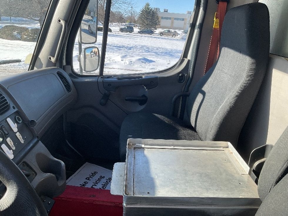 Refrigerated Truck-Light and Medium Duty Trucks-Freightliner-2016-M2-De Pere-WI-238,964\n\t\tmiles-$ 35,750 - Image 19