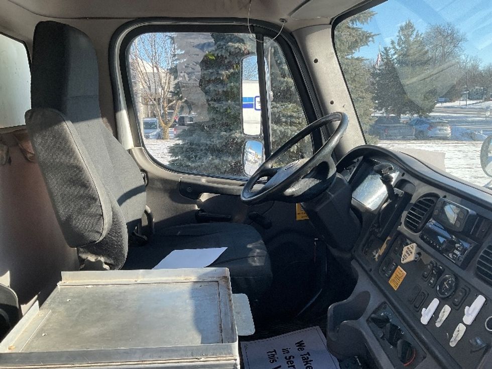 Refrigerated Truck-Light and Medium Duty Trucks-Freightliner-2016-M2-De Pere-WI-238,964\n\t\tmiles-$ 35,750 - Image 22