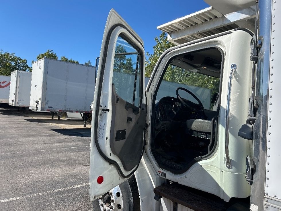 Refrigerated Truck-Light and Medium Duty Trucks-Freightliner-2016-M2-Fredonia-NY-189,406\n\t\tmiles-$ 38,500 - Image 16