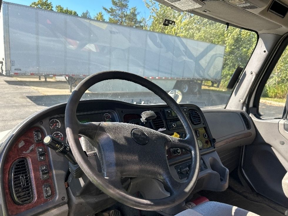 Refrigerated Truck-Light and Medium Duty Trucks-Freightliner-2016-M2-Fredonia-NY-189,406\n\t\tmiles-$ 38,500 - Image 17