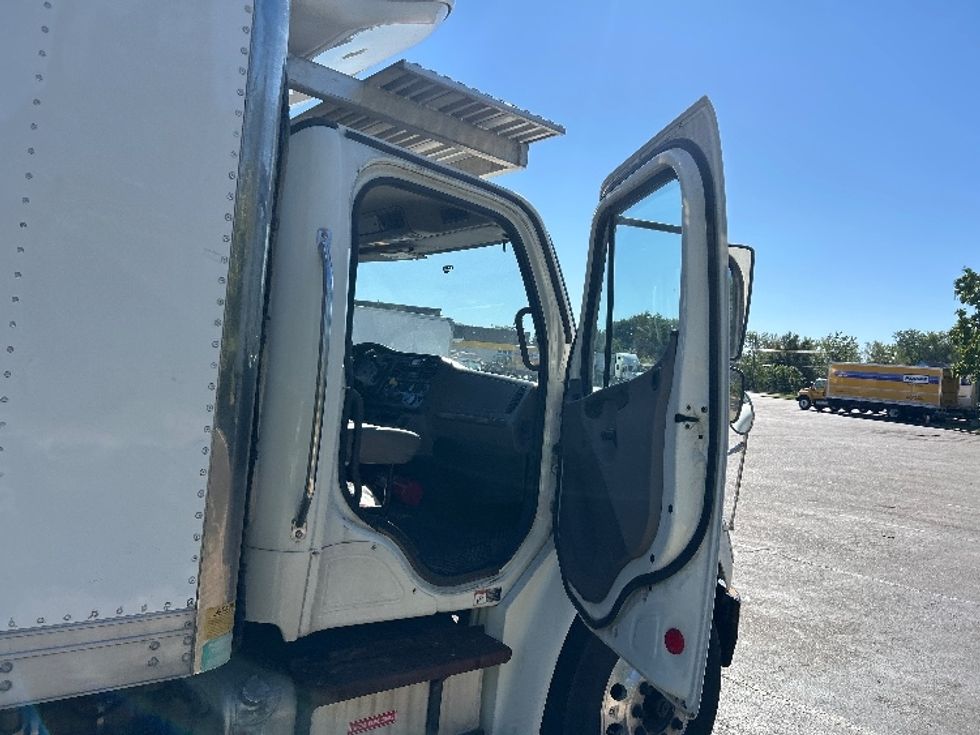 Refrigerated Truck-Light and Medium Duty Trucks-Freightliner-2016-M2-Fredonia-NY-189,406\n\t\tmiles-$ 38,500 - Image 19