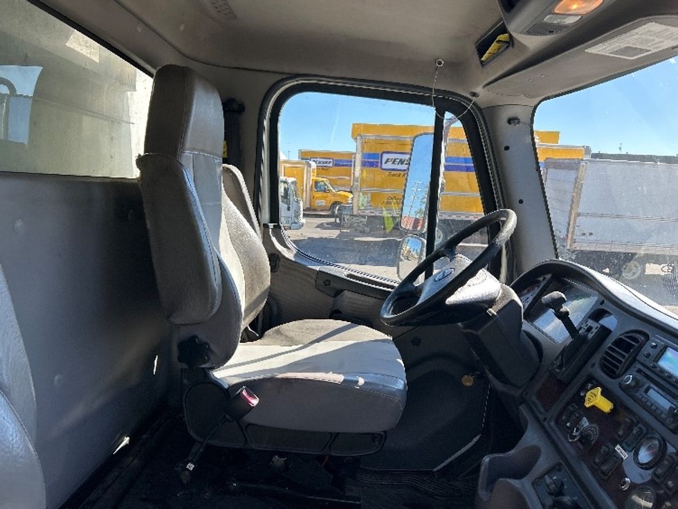 Refrigerated Truck-Light and Medium Duty Trucks-Freightliner-2016-M2-Fredonia-NY-189,406\n\t\tmiles-$ 38,500 - Image 21