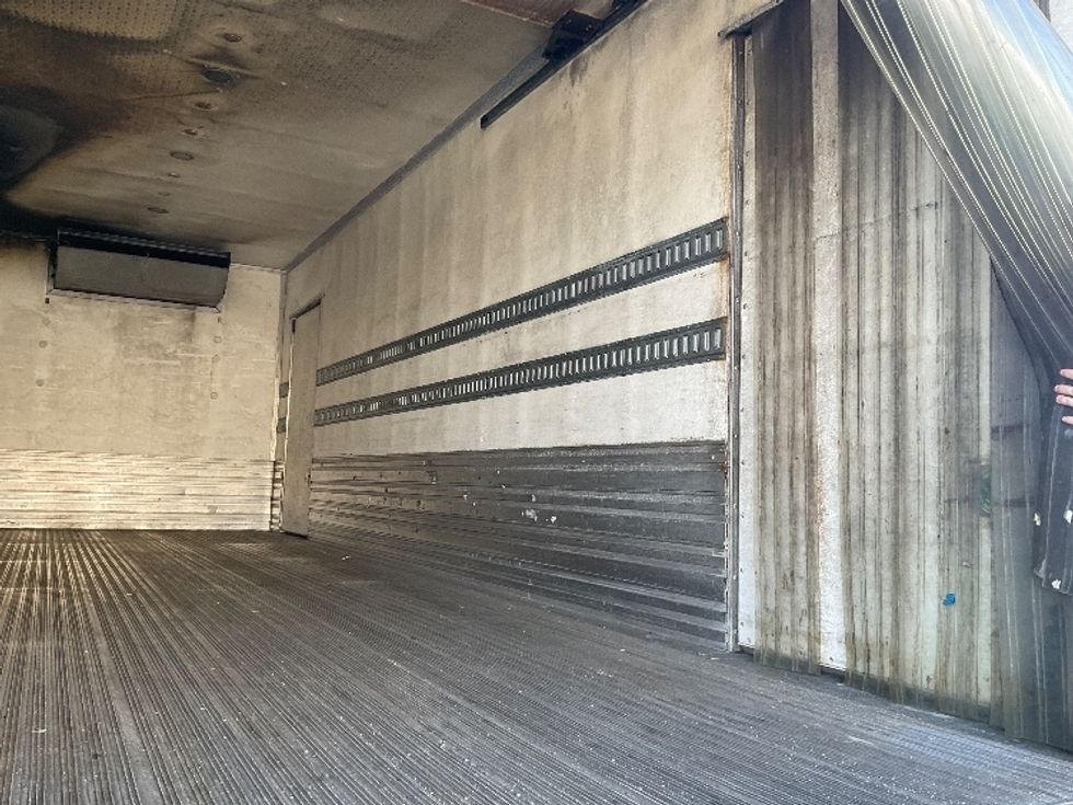 Refrigerated Truck-Light and Medium Duty Trucks-Freightliner-2016-M2-Honolulu-HI-169,106\n\t\tmiles-$ 51,750 - Image 12