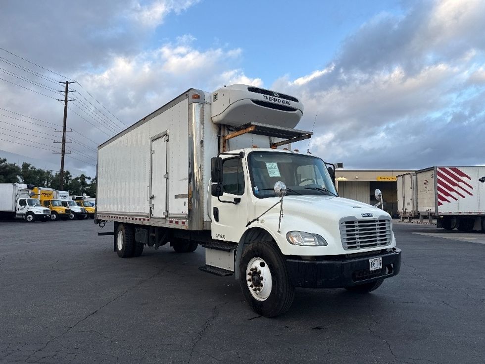 Refrigerated Truck-Light and Medium Duty Trucks-Freightliner-2016-M2-La Mirada-CA-132,636\n\t\tmiles-$ 47,250 - Image 1
