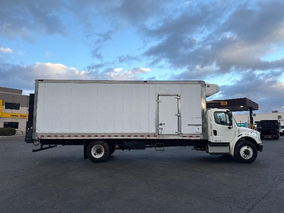 Refrigerated Truck-Light and Medium Duty Trucks-Freightliner-2016-M2-La Mirada-CA-132,636\n\t\tmiles-$ 47,250 - Image 15