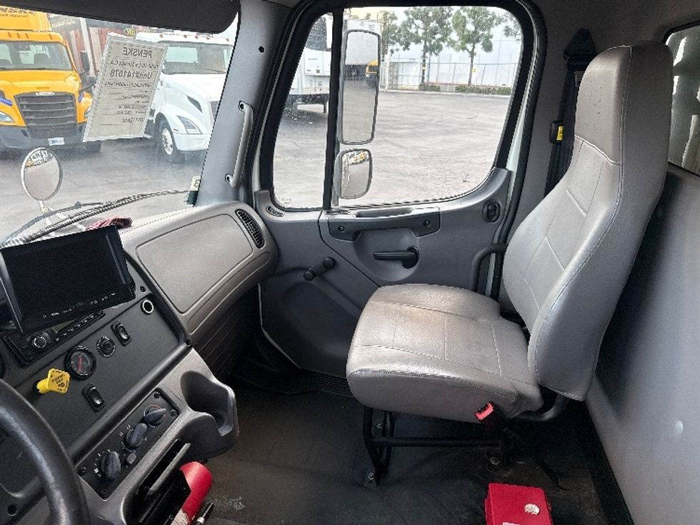Refrigerated Truck-Light and Medium Duty Trucks-Freightliner-2016-M2-La Mirada-CA-132,636\n\t\tmiles-$ 47,250 - Image 19