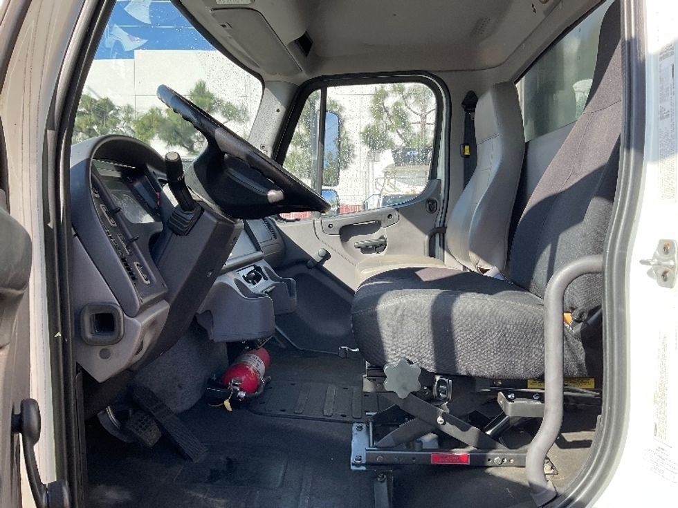 Refrigerated Truck-Light and Medium Duty Trucks-Freightliner-2016-M2-La Mirada-CA-32,749\n\t\tmiles-$ 53,000 - Image 17
