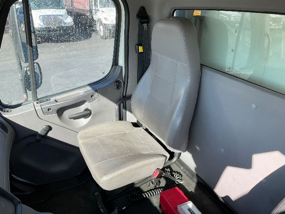 Refrigerated Truck-Light and Medium Duty Trucks-Freightliner-2016-M2-La Mirada-CA-32,749\n\t\tmiles-$ 53,000 - Image 19