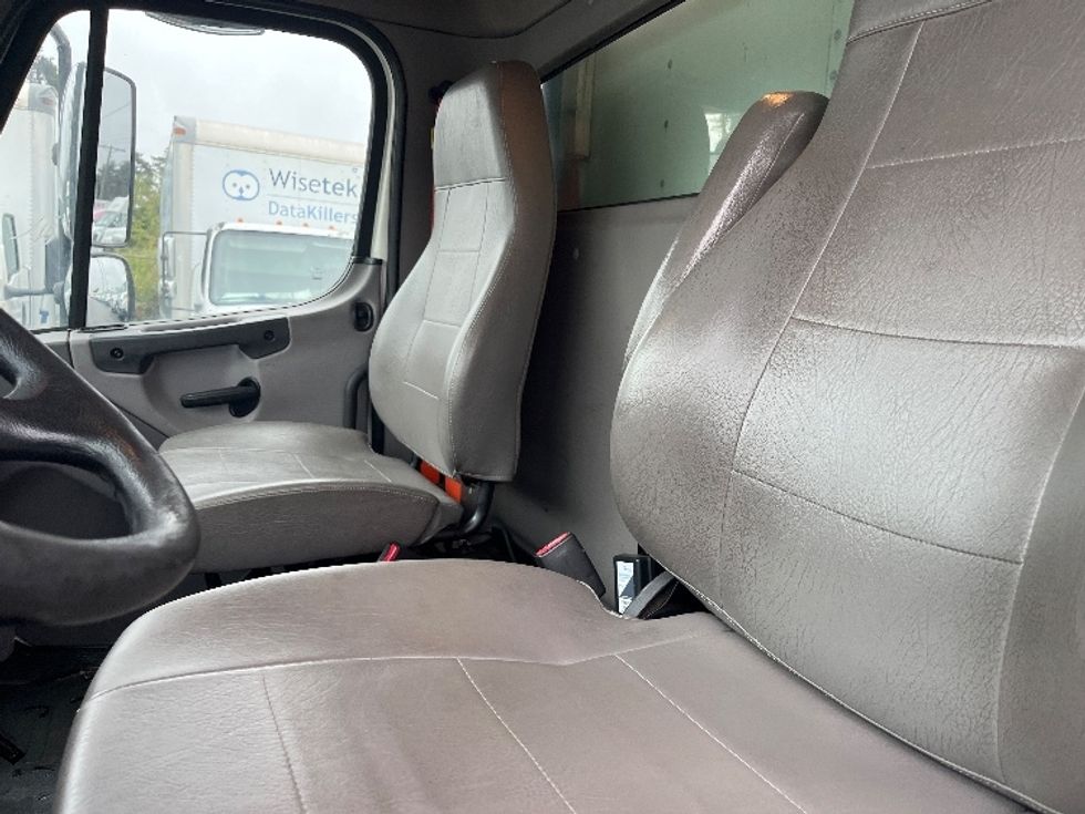 Refrigerated Truck-Light and Medium Duty Trucks-Freightliner-2016-M2-Manassas-VA-126,898\n\t\tmiles-$ 48,000 - Image 18