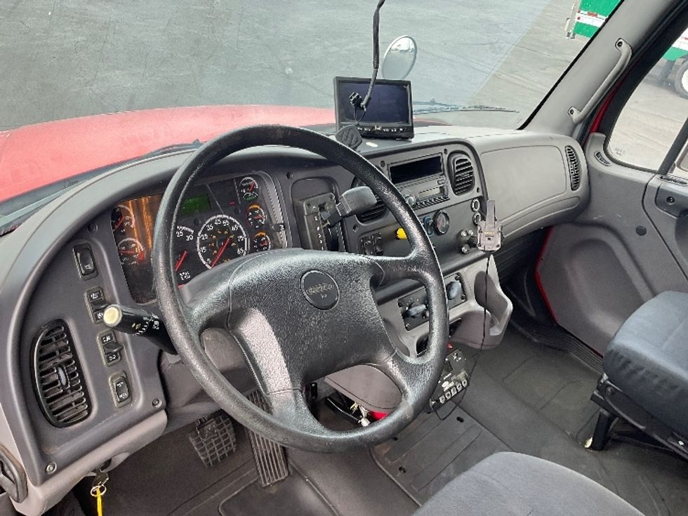 Refrigerated Truck-Light and Medium Duty Trucks-Freightliner-2016-M2-Phoenix-AZ-82,674\n\t\tmiles-$ 46,500 - Image 17