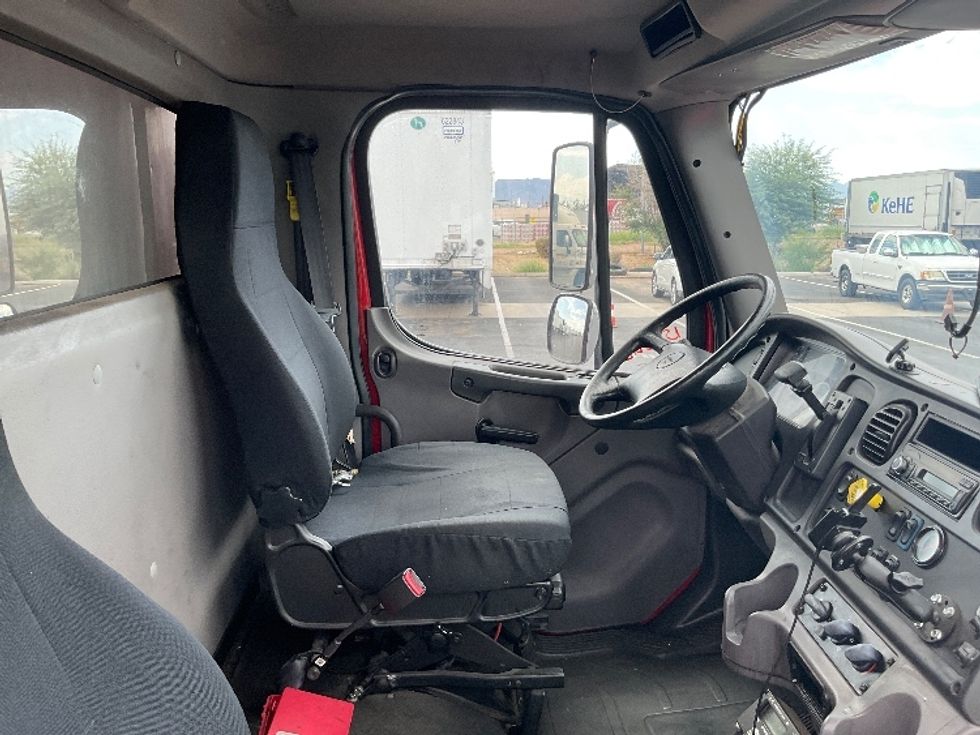 Refrigerated Truck-Light and Medium Duty Trucks-Freightliner-2016-M2-Phoenix-AZ-82,674\n\t\tmiles-$ 46,500 - Image 22