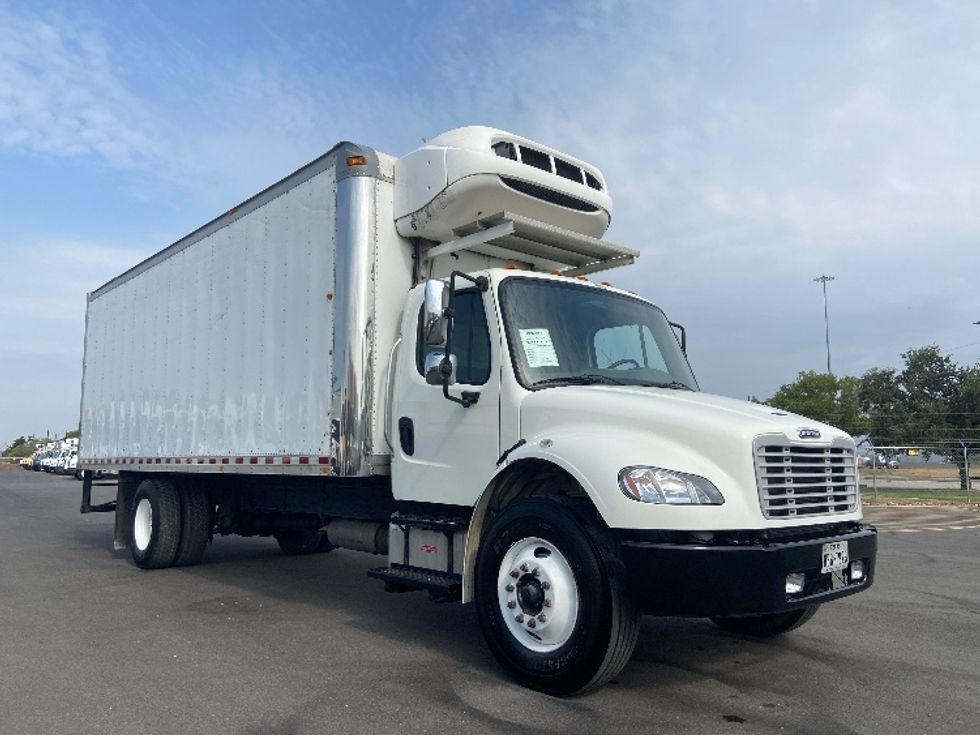 Refrigerated Truck-Light and Medium Duty Trucks-Freightliner-2016-M2-San Antonio-TX-339,395\n\t\tmiles-$ 19,000 - Image 1