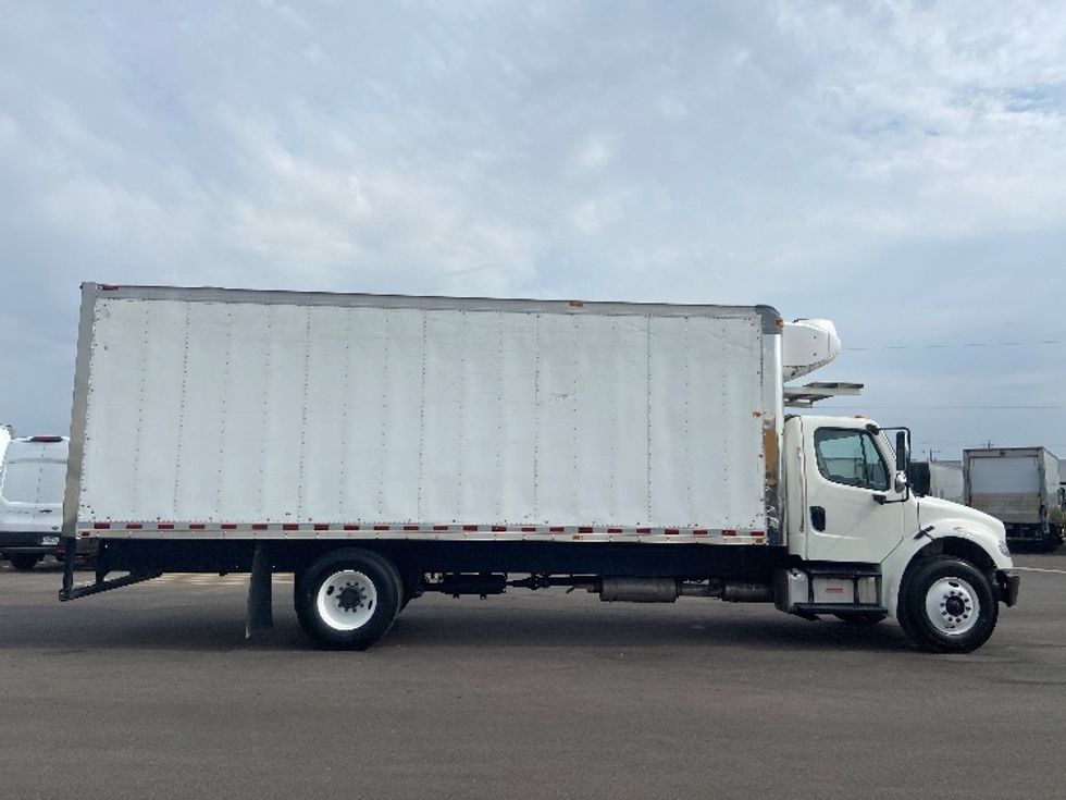 Refrigerated Truck-Light and Medium Duty Trucks-Freightliner-2016-M2-San Antonio-TX-339,395\n\t\tmiles-$ 19,000 - Image 14