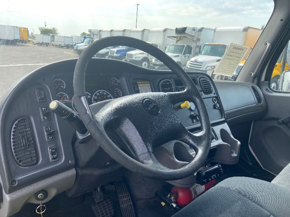 Refrigerated Truck-Light and Medium Duty Trucks-Freightliner-2016-M2-San Antonio-TX-339,395\n\t\tmiles-$ 19,000 - Image 16