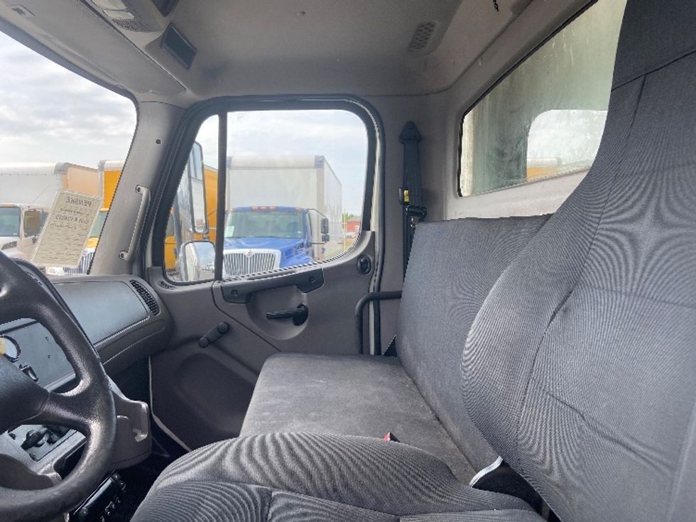 Refrigerated Truck-Light and Medium Duty Trucks-Freightliner-2016-M2-San Antonio-TX-339,395\n\t\tmiles-$ 19,000 - Image 18