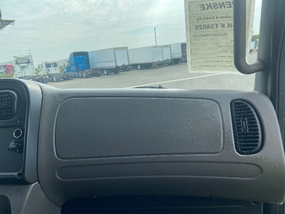 Refrigerated Truck-Light and Medium Duty Trucks-Freightliner-2016-M2-San Antonio-TX-339,395\n\t\tmiles-$ 19,000 - Image 20