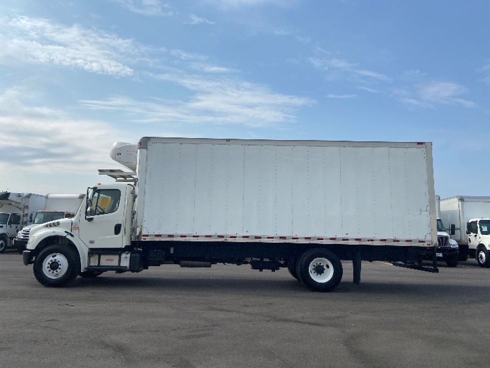 Refrigerated Truck-Light and Medium Duty Trucks-Freightliner-2016-M2-San Antonio-TX-339,395\n\t\tmiles-$ 19,000 - Image 4