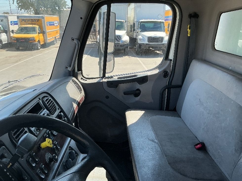 Refrigerated Truck-Light and Medium Duty Trucks-Freightliner-2016-M2-Santa Maria-CA-246,368\n\t\tmiles-$ 29,000 - Image 19