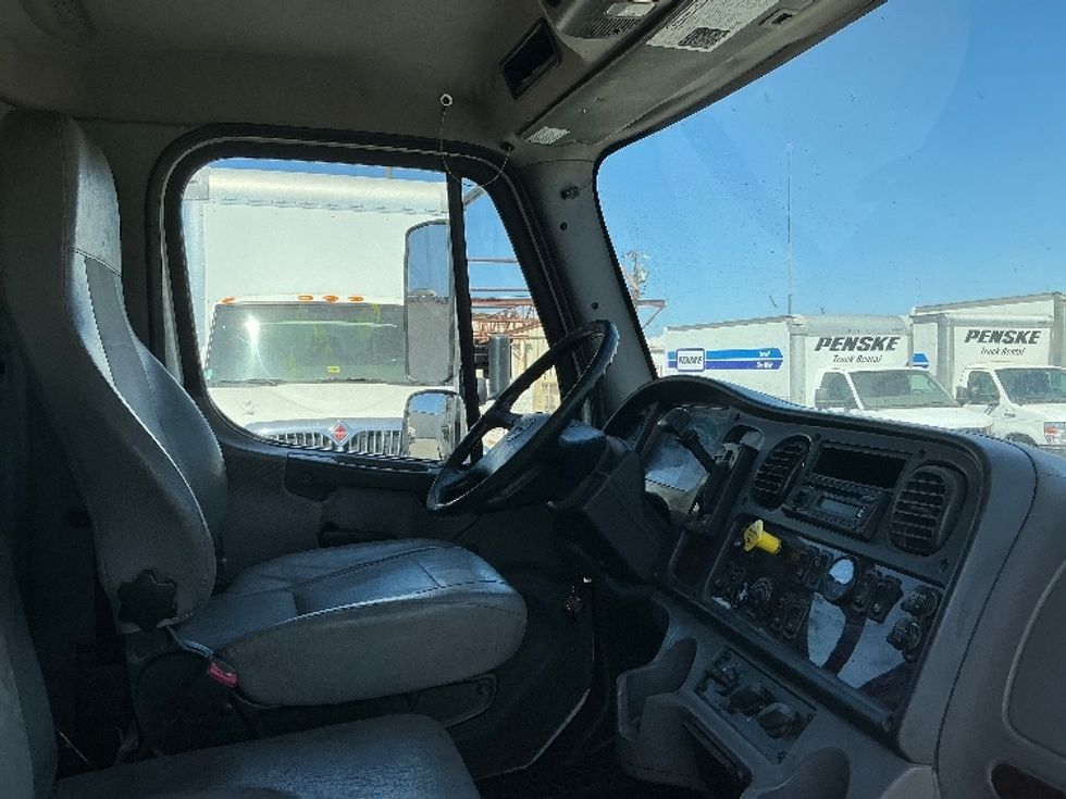 Refrigerated Truck-Light and Medium Duty Trucks-Freightliner-2016-M2-Santa Maria-CA-246,368\n\t\tmiles-$ 29,000 - Image 22