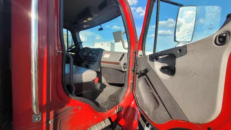Refrigerated Truck-Light and Medium Duty Trucks-Freightliner-2016-M2-South Plainfield-NJ-218,629\n\t\tmiles-$ 38,250 - Image 20