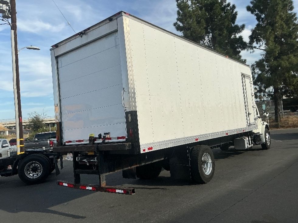 Refrigerated Truck-Light and Medium Duty Trucks-Freightliner-2016-M2-West Sacramento-CA-111,288\n\t\tmiles-$ 46,500 - Image 13