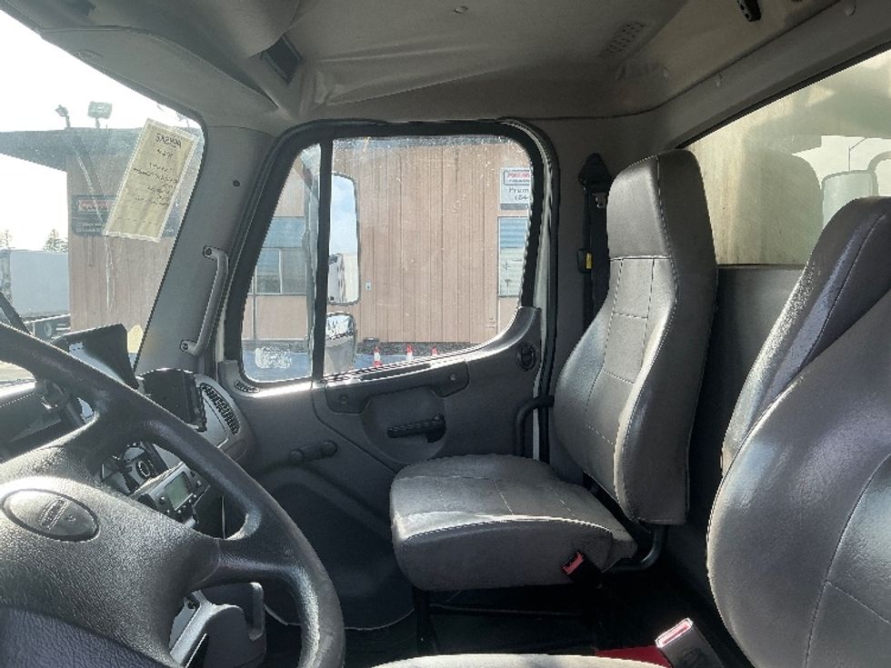 Refrigerated Truck-Light and Medium Duty Trucks-Freightliner-2016-M2-West Sacramento-CA-111,288\n\t\tmiles-$ 46,500 - Image 19