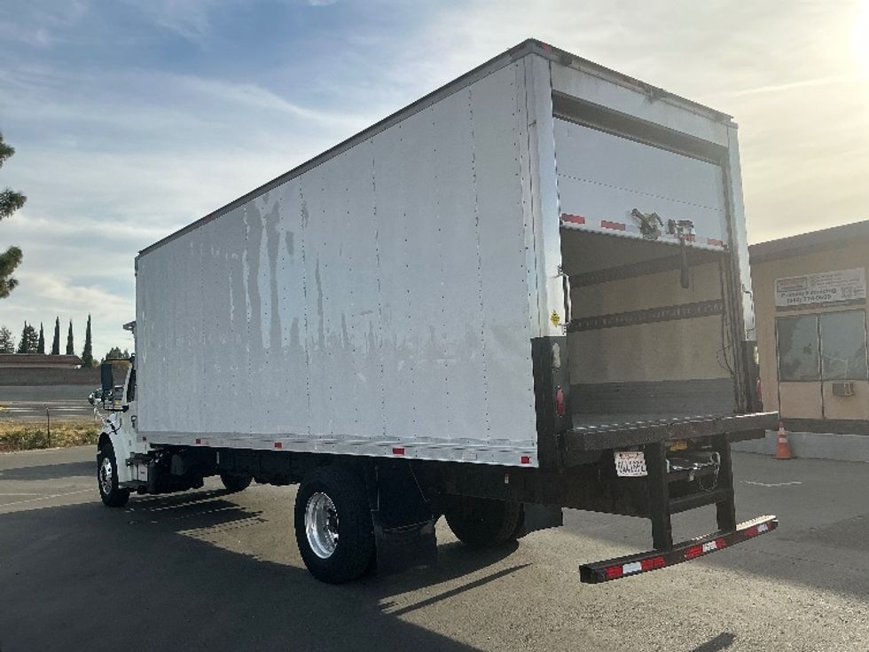 Refrigerated Truck-Light and Medium Duty Trucks-Freightliner-2016-M2-West Sacramento-CA-111,288\n\t\tmiles-$ 46,500 - Image 6