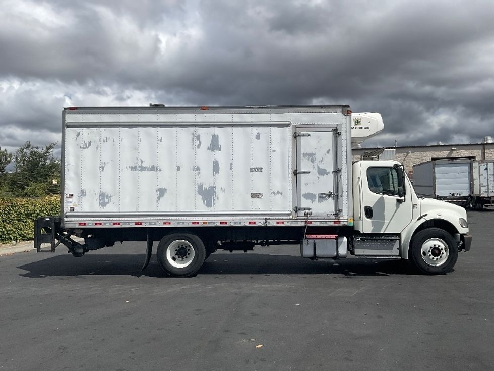 Refrigerated Truck-Light and Medium Duty Trucks-Freightliner-2016-M2-West Sacramento-CA-224,729\n\t\tmiles-$ 38,250 - Image 15