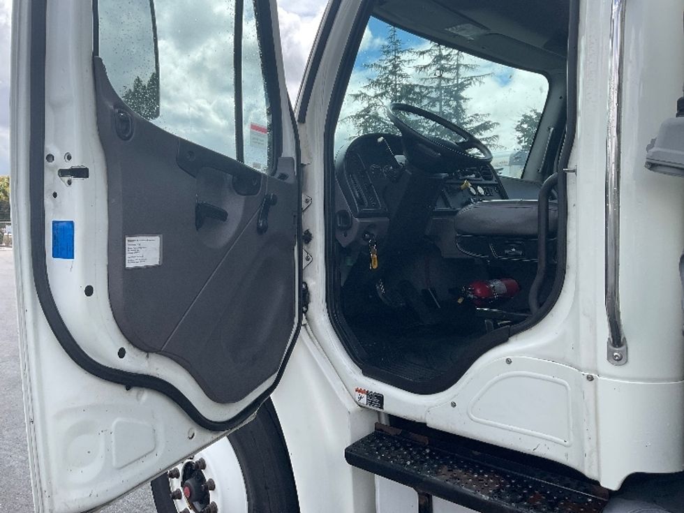 Refrigerated Truck-Light and Medium Duty Trucks-Freightliner-2016-M2-West Sacramento-CA-224,729\n\t\tmiles-$ 38,250 - Image 16