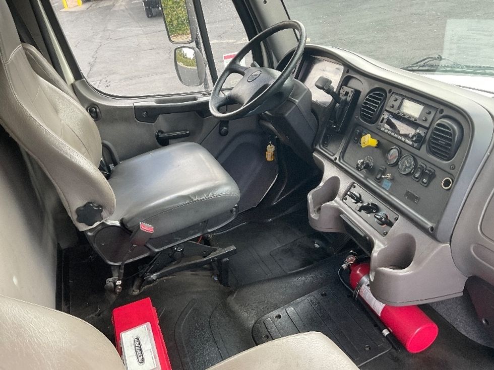 Refrigerated Truck-Light and Medium Duty Trucks-Freightliner-2016-M2-West Sacramento-CA-224,729\n\t\tmiles-$ 38,250 - Image 22