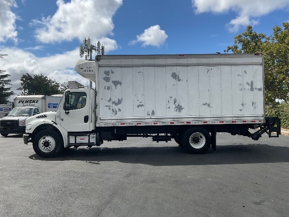 Refrigerated Truck-Light and Medium Duty Trucks-Freightliner-2016-M2-West Sacramento-CA-224,729\n\t\tmiles-$ 38,250 - Image 4