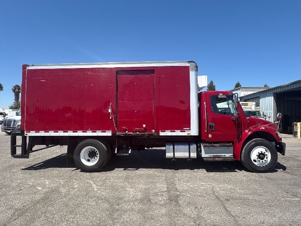 Refrigerated Truck-Light and Medium Duty Trucks-Freightliner-2016-M2-West Sacramento-CA-329,135\n\t\tmiles-$ 27,000 - Image 15