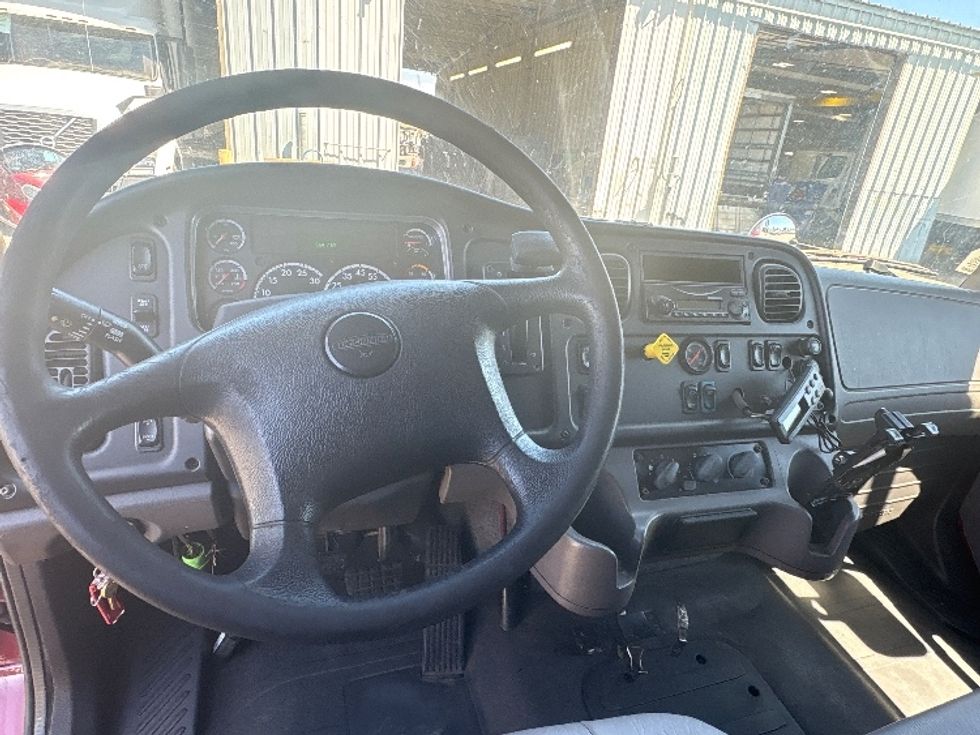 Refrigerated Truck-Light and Medium Duty Trucks-Freightliner-2016-M2-West Sacramento-CA-329,135\n\t\tmiles-$ 27,000 - Image 18